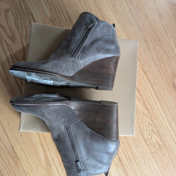 NEW Lucky Brand Yesterr Wedge Heel Booties Leather Women's 11 Ankle Boot gray - Picture 7 of 13